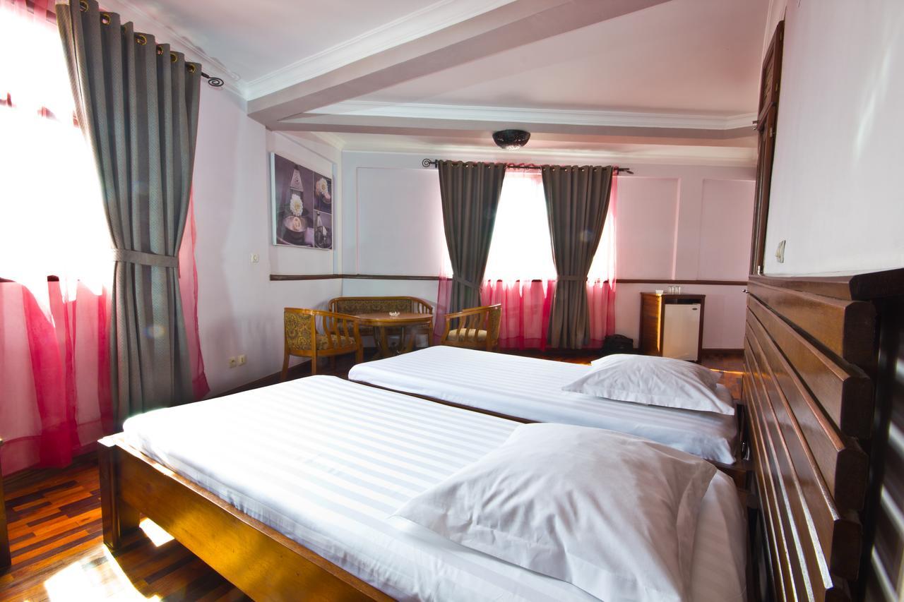 Anjary Hotel Антананаріву Екстер'єр фото